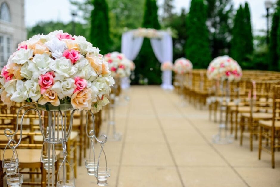 photo-1469371670807-013ccf25f16a MAKE YOUR WEDDING AFFORDABLE